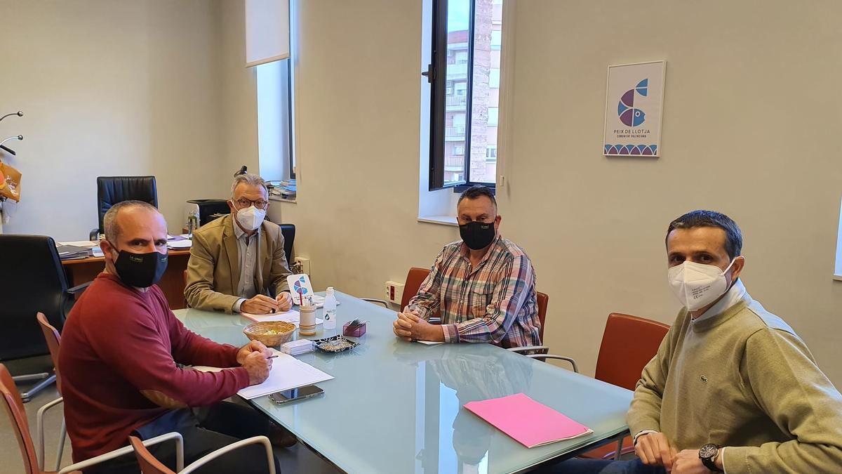 Participantes en la reunión para la estrategia de lucha sostenible contra el cotonet de Sudáfrica.