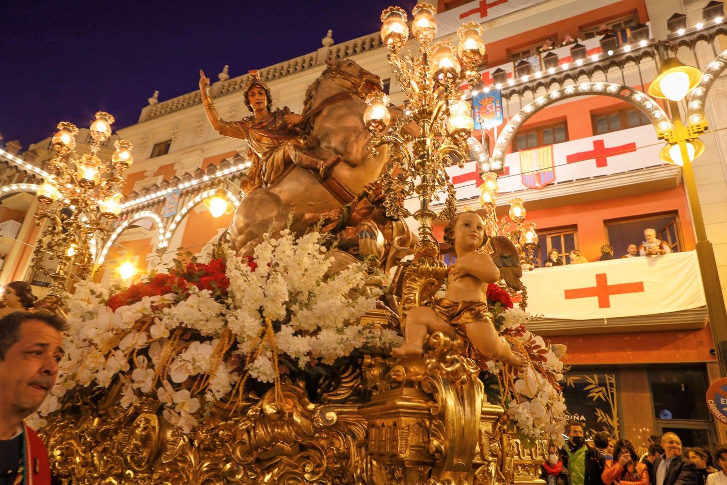 Alcoy rinde culto a su patrón