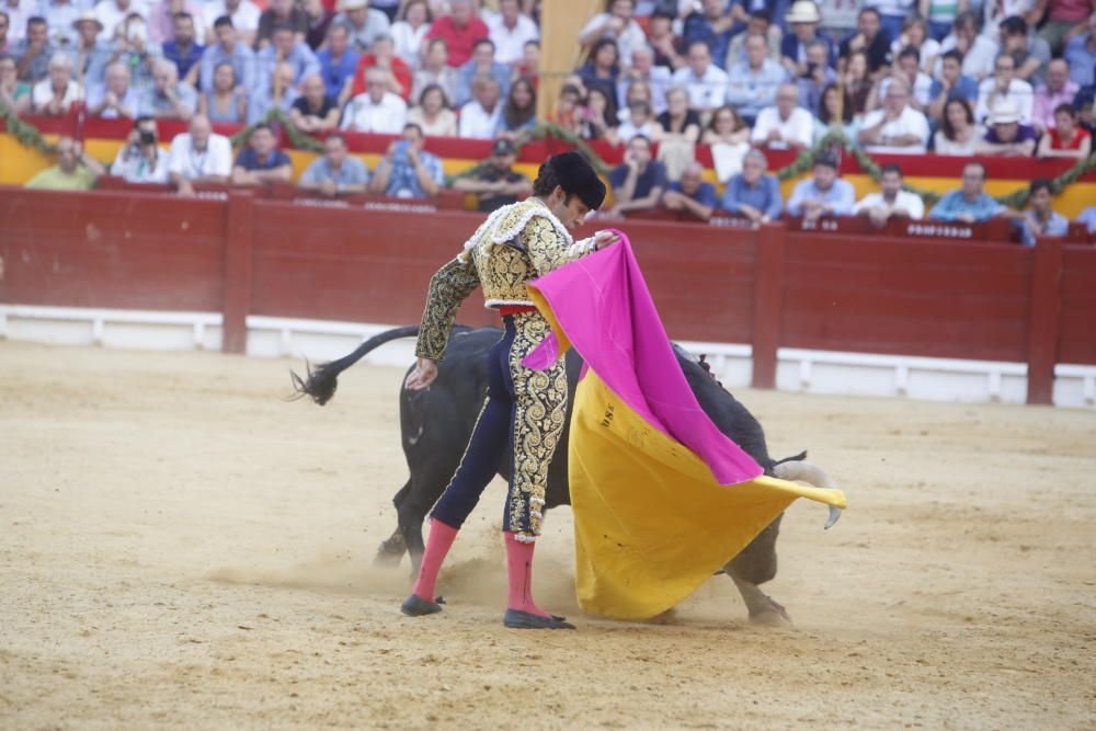 José Tomás y Manzanares salen por la puerta grande