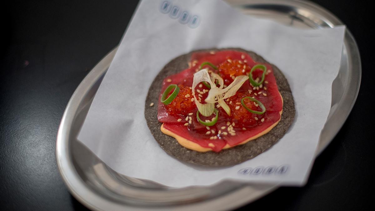 La tostada de atún con nuevas de trucha.