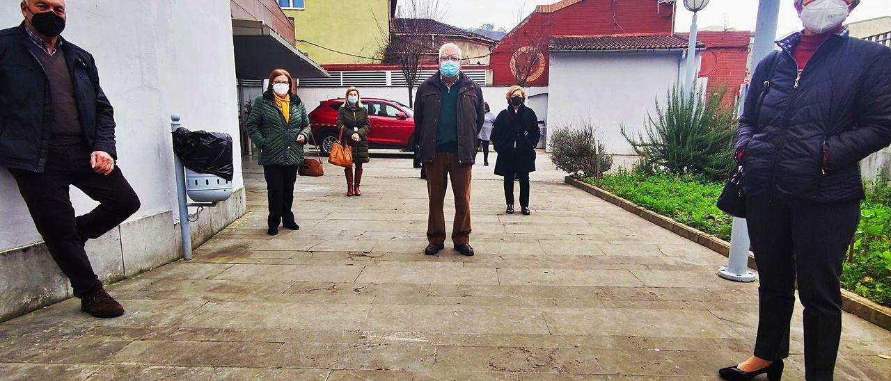 "Nos hemos ido acostumbrando pero echamos de menos los talleres": el centro de mayores de Mieres cumple un año sin actividades por el covid-19