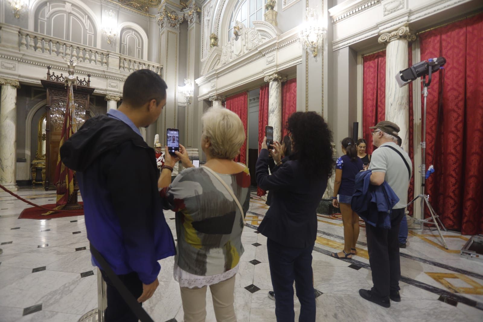 Visita a la Senyera, expuesta en el Ayuntamiento de València.