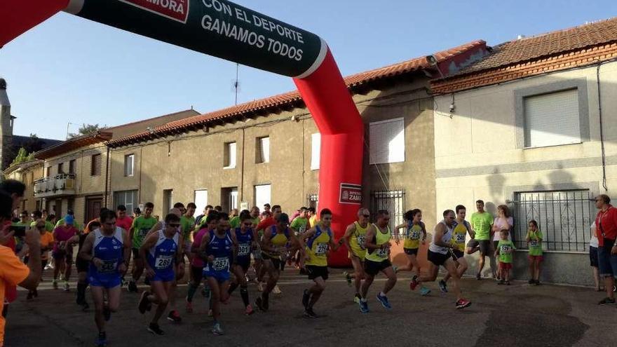 Más de doscientas personas participan en la II Carrera Popular de Vecilla de Trasmonte