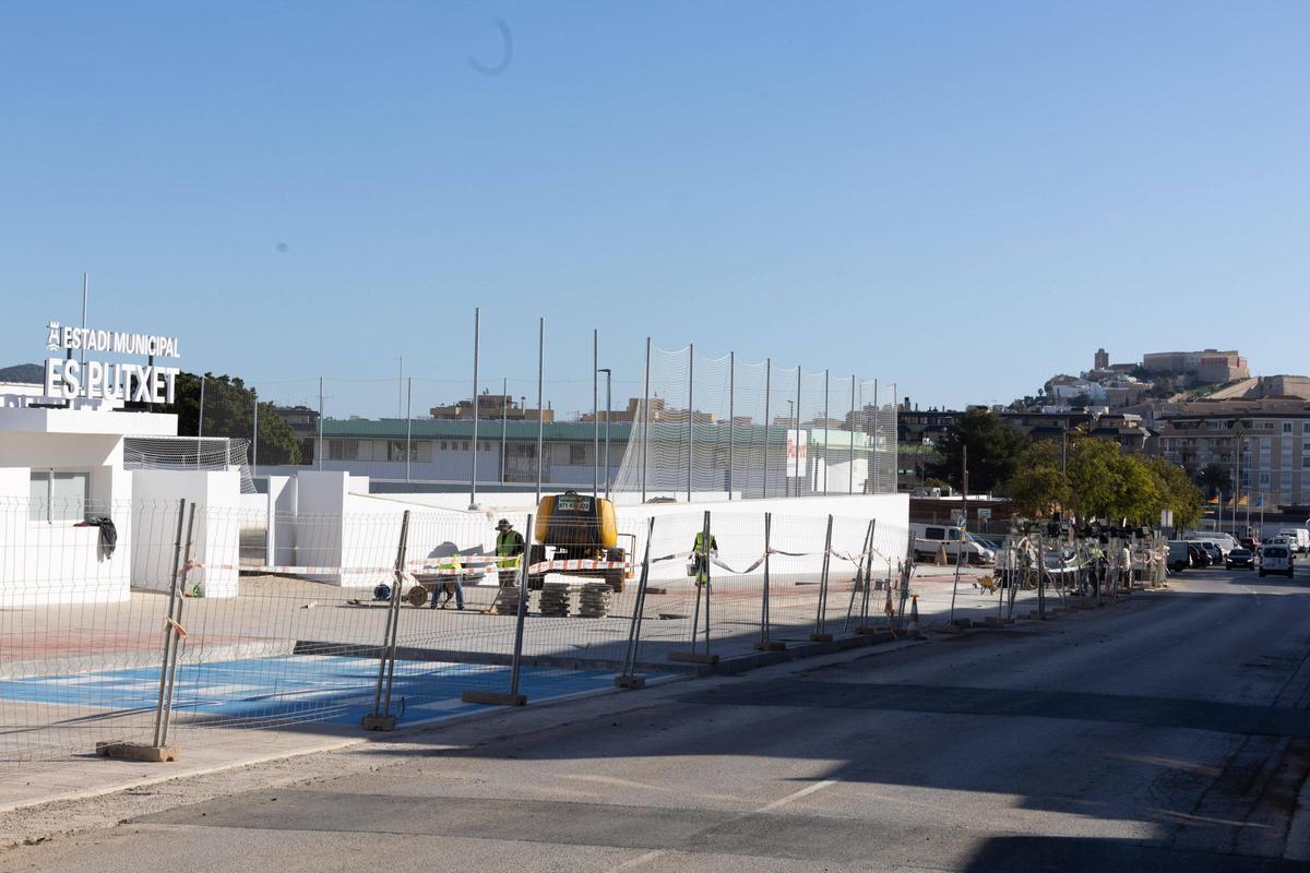Las imágenes de las obras del estadio de fútbol es Putxet en Ibiza