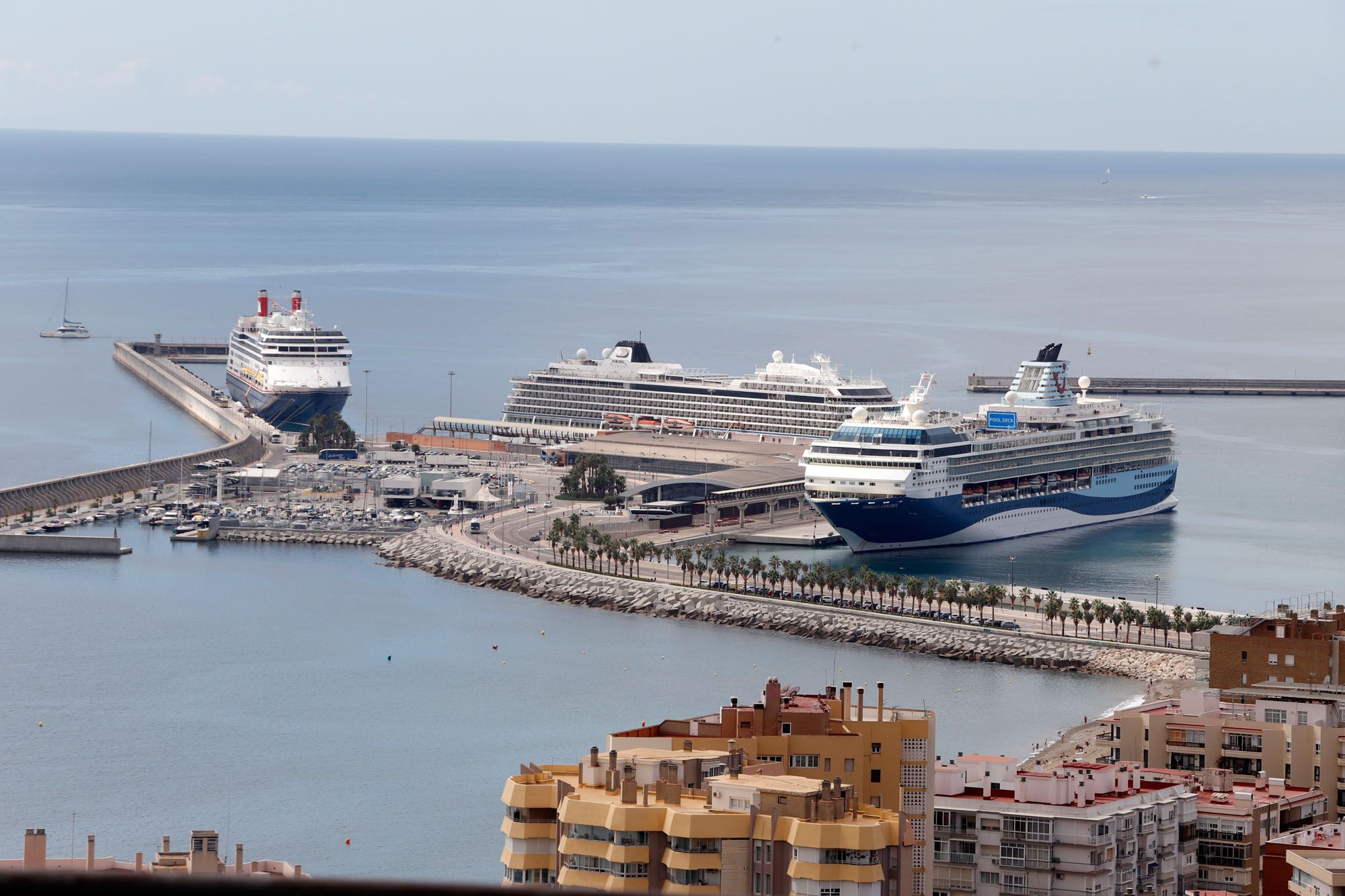 Tres cruceros coinciden en el puerto de Málaga