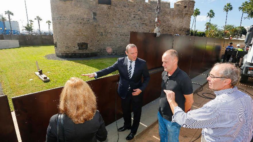 El Castillo de La Luz recorta su valla