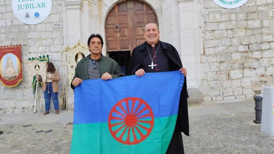 La peregrinación por el jubileo gitano hasta la Catedral de Ibiza, en imágenes