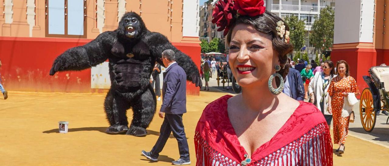 Macarena Olona en la Feria de Sevilla.