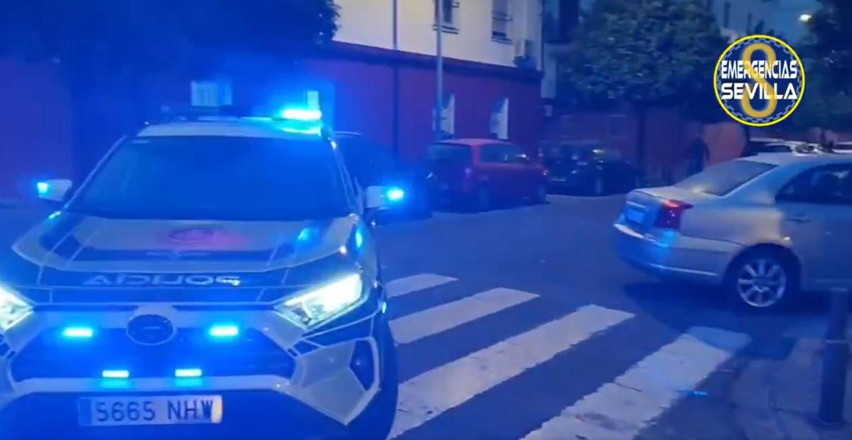 Vídeo | Amplio dispositivo de emergencias por el atropello de un niño en Triana