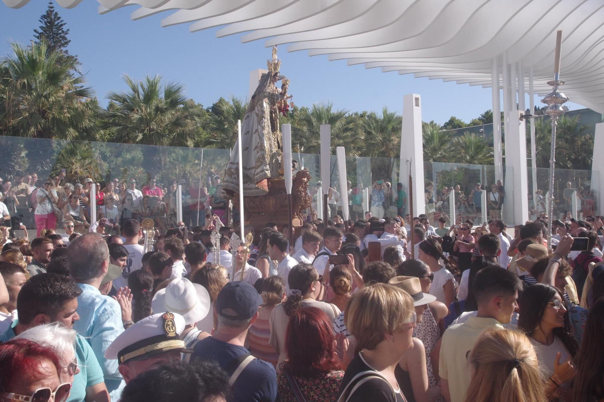 La procesión de la Virgen del Carmen Coronada de El Perchel, en imágenes