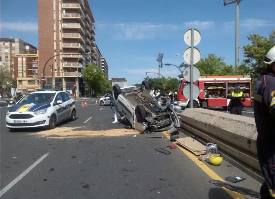 Una mujer muere en un aparatoso choque con un conductor ebrio en València