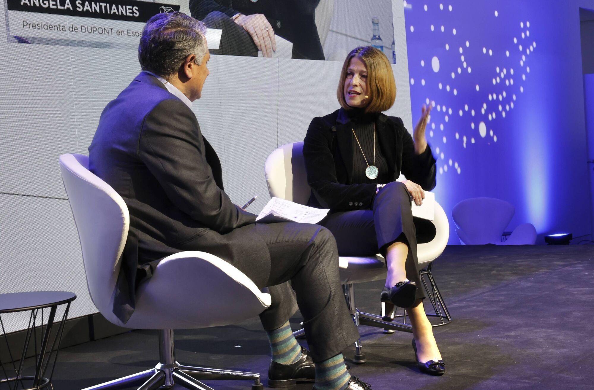 Juan Carlos Lozano, de Prensa Ibérica, entrevista a Ángela Santianes, presidenta de DuPont en España y Portugal para hablar sobre ‘El nororeste en clave industrial’