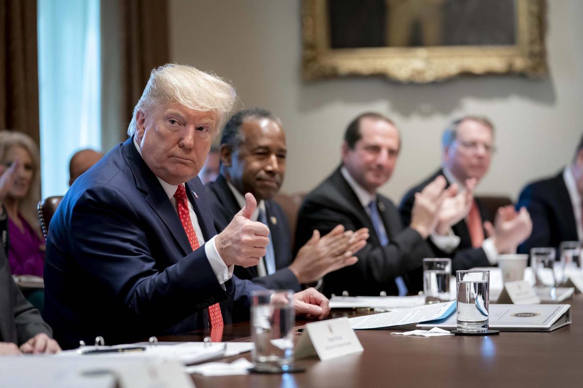 Trump assegura que imposarà aranzels a la UE «molt aviat» Trump assegura que imposarà aranzels a la UE «molt aviat»