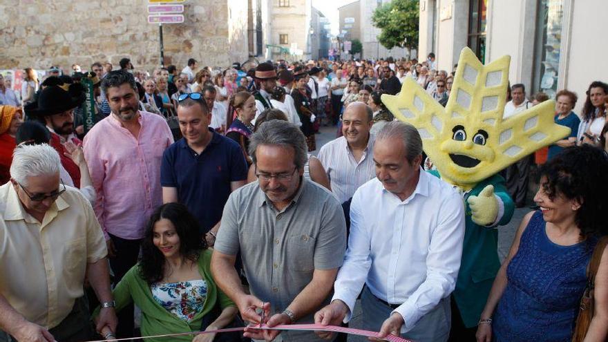 María Eugenia Cabezas, en la inauguración de la Feria de la Cerámica