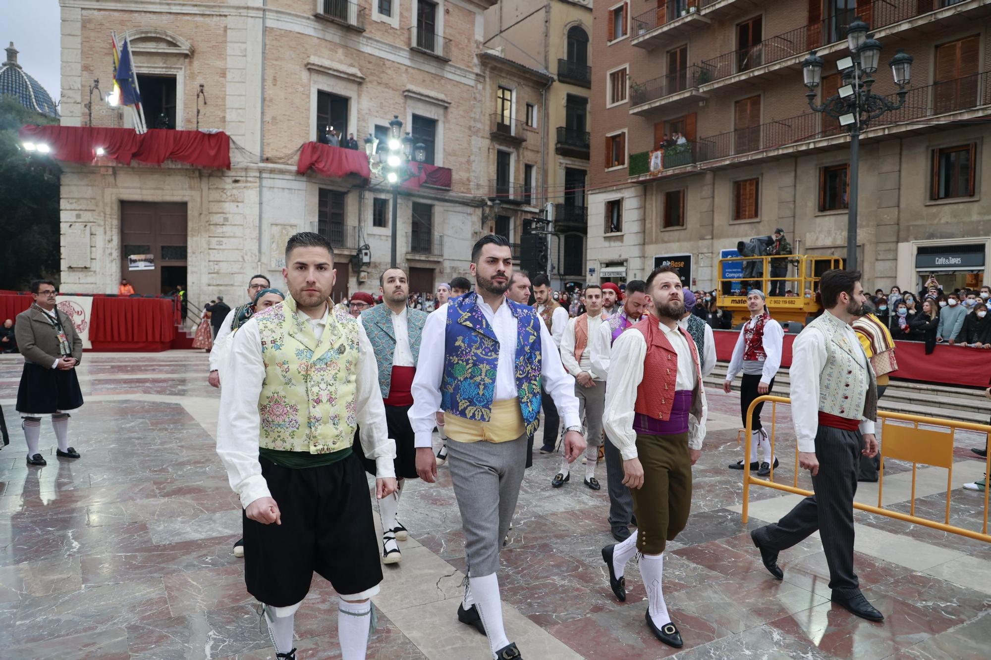 Búscate en el segundo día de ofrenda por la calle Quart (entre las 18:00 a las 19:00 horas)