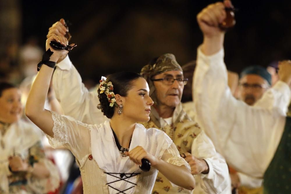 Dansà de las Fallas a la Vírgen