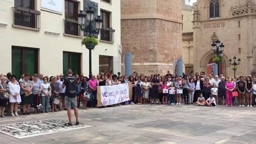 Concentración en Castelló tras el doble parricidio