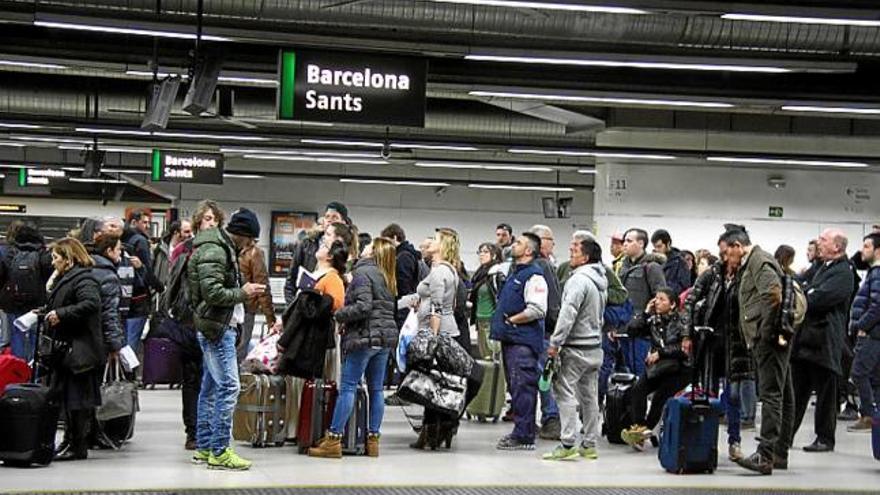 Usuaris afectats per la vaga de Renfe d&#039;aquesta setmana, a Sants