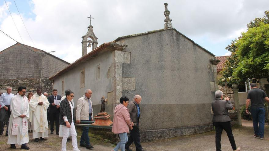 O Santo Antonio encheu a súa capela de Vilatuxe