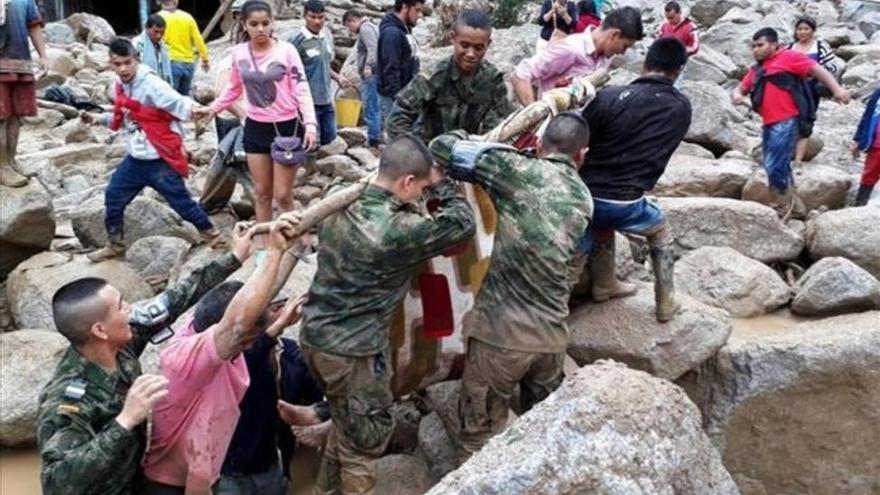 Más de 150 muertos y 200 desaparecidos por la avalancha de lodo y piedras al sur de Colombia