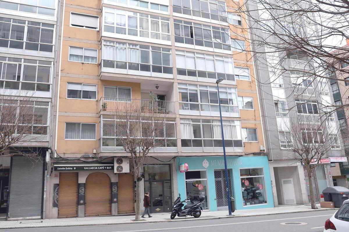 El piso donde se alojaron O Chioleiro y la víctima está en la quinta planta del 83 de Fragoso
