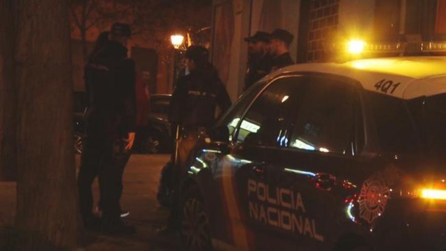 Un herido por arma blanca en una casa ocupada ilegalmente en València