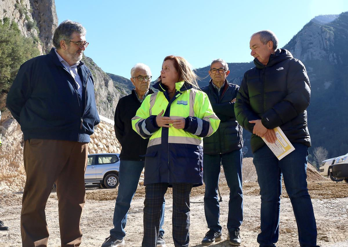 Reme Mazzolari junto a los alcaldes de Chera y Sot de Chera, Tomás Cervera y Alejandro Portero.