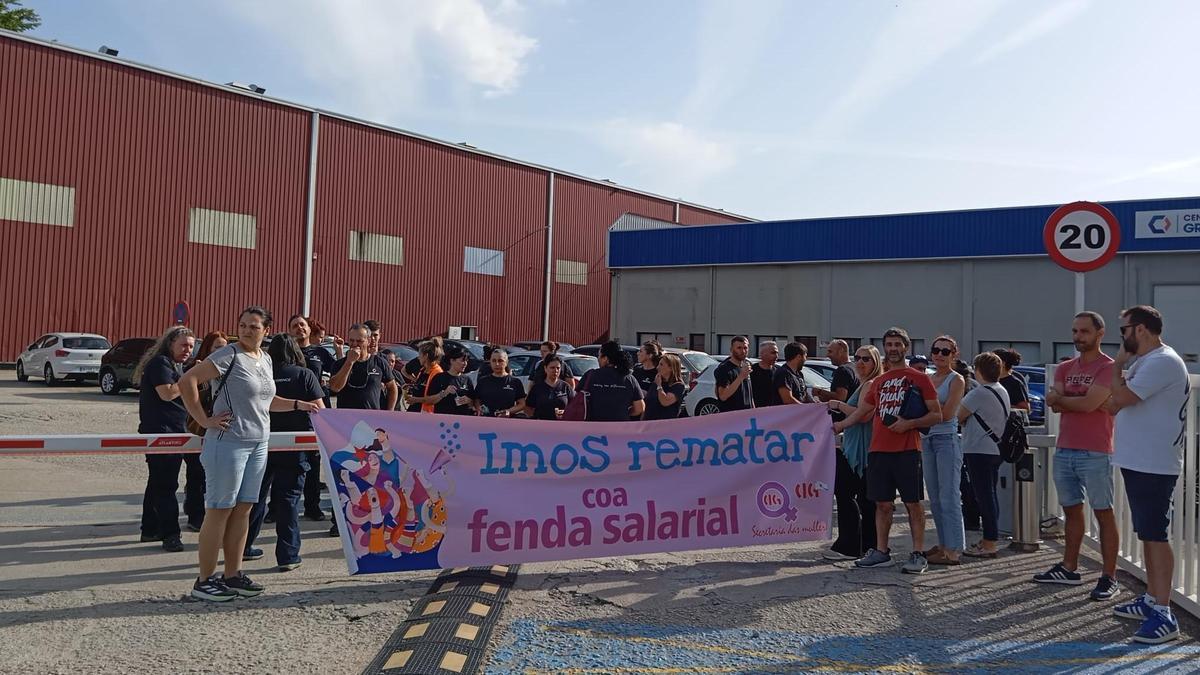 Una de las protestas previas a la convocatoria de la huelga en Copo Galicia.