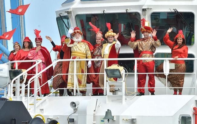 REYES MAGOS LLEGADA BARCO