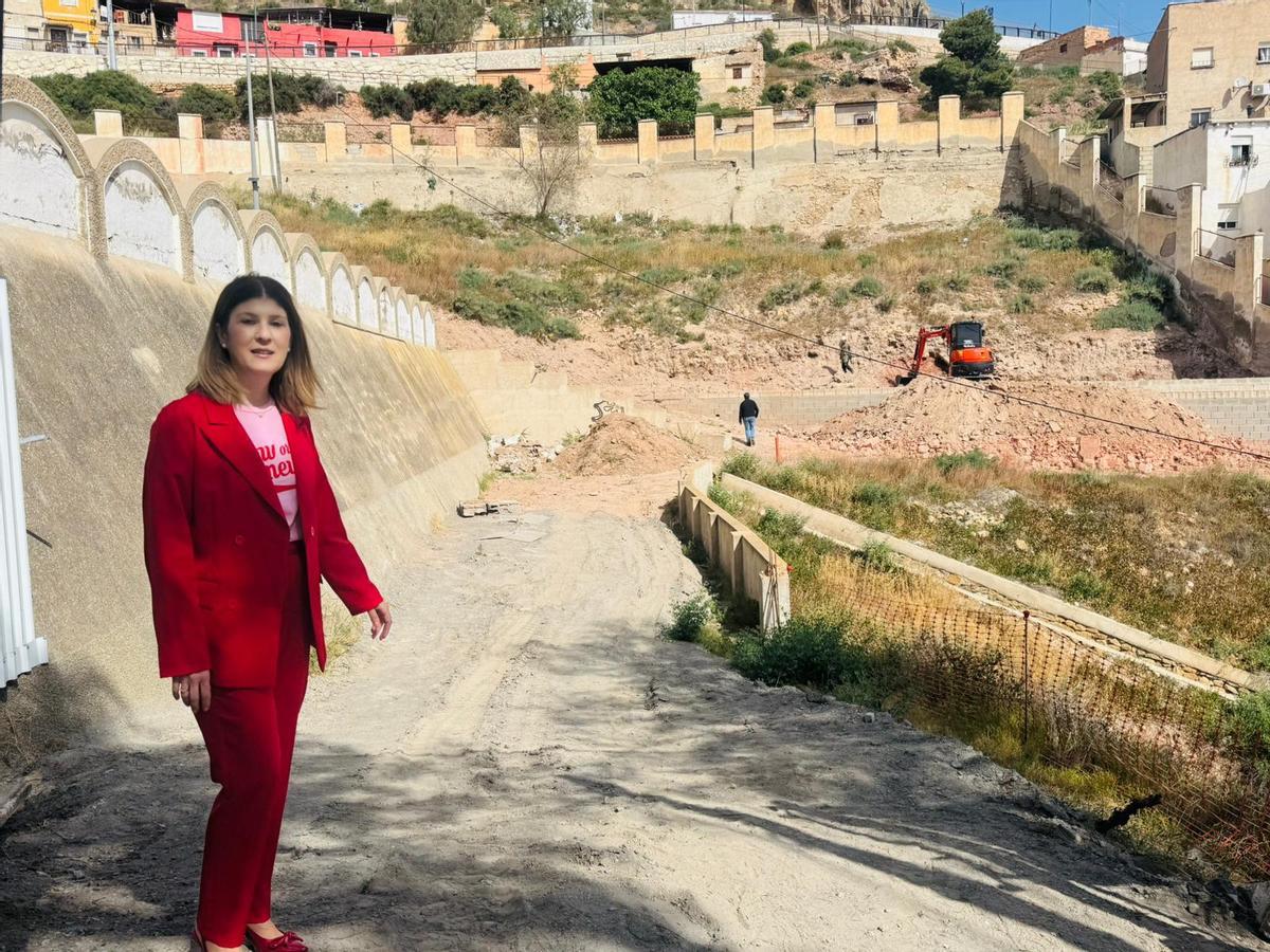 Las máquinas ya trabajan en el lugar.