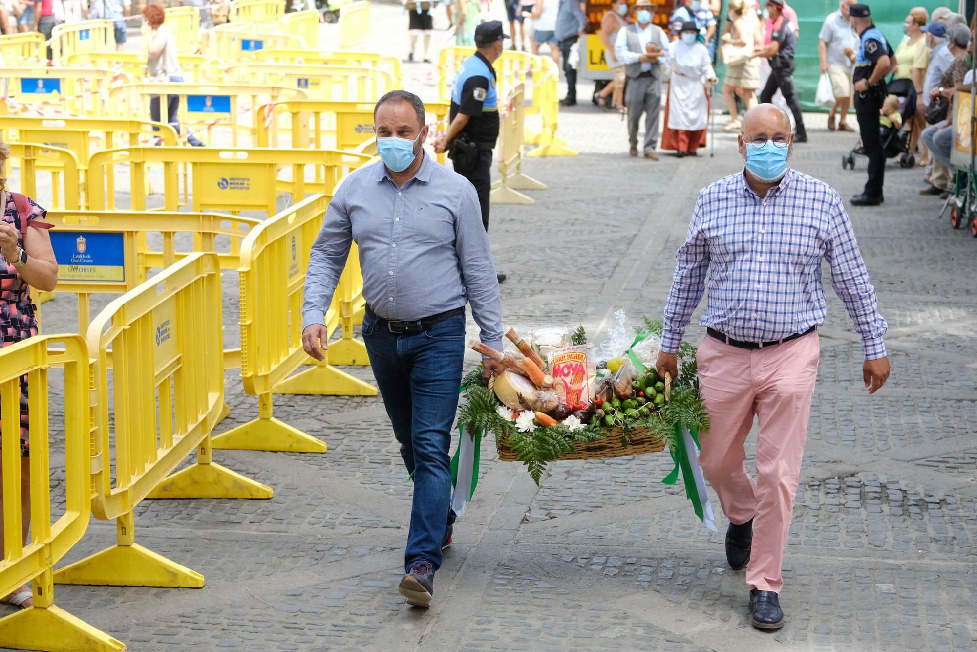 Ofrenda simbólica de los ayuntamientos de Gran Canaria a la Virgen del Pino (07/09/2021)