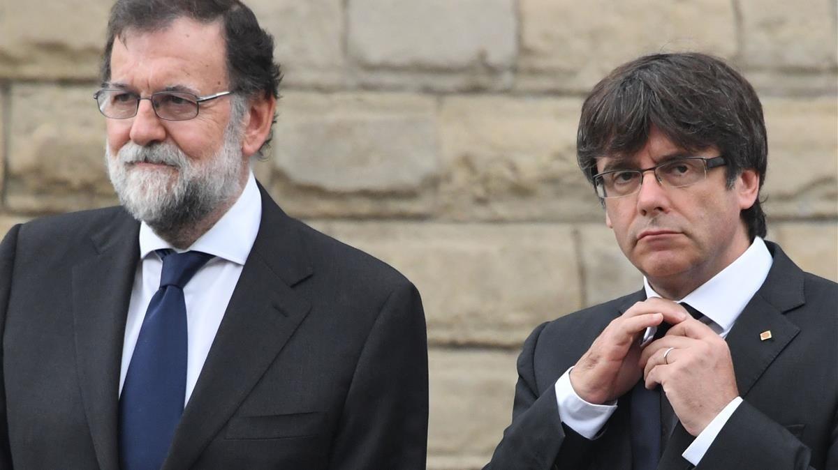 Rajoy y Puigdemont, en el homenaje a las víctimas de los atentados terroristas de Barcelona y Cambrils.