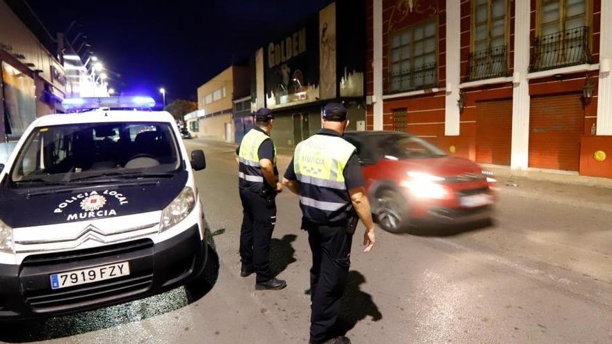 Agentes vigilan la zona de Atalayas.