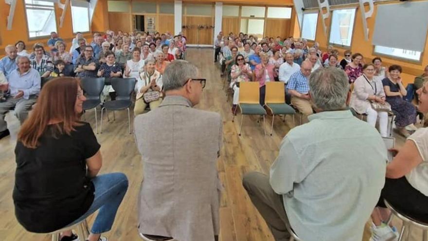 Acto de clausura dos talleres de memoria impartidos en Carballo