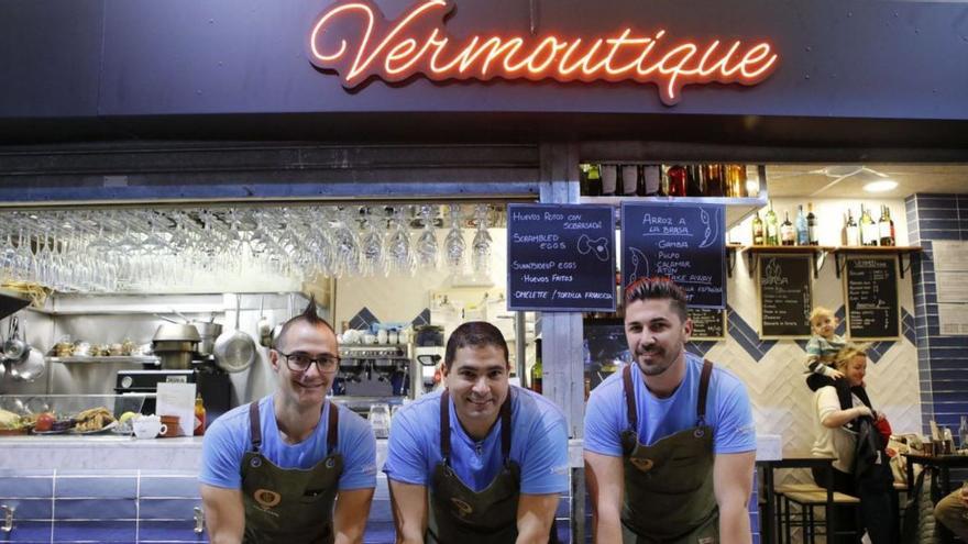 Essen gehen auf Mallorca: Wie drei Profi-Köche mit ihrer &quot;Vermoutique&quot; die Markthalle in Santa Catalina beleben