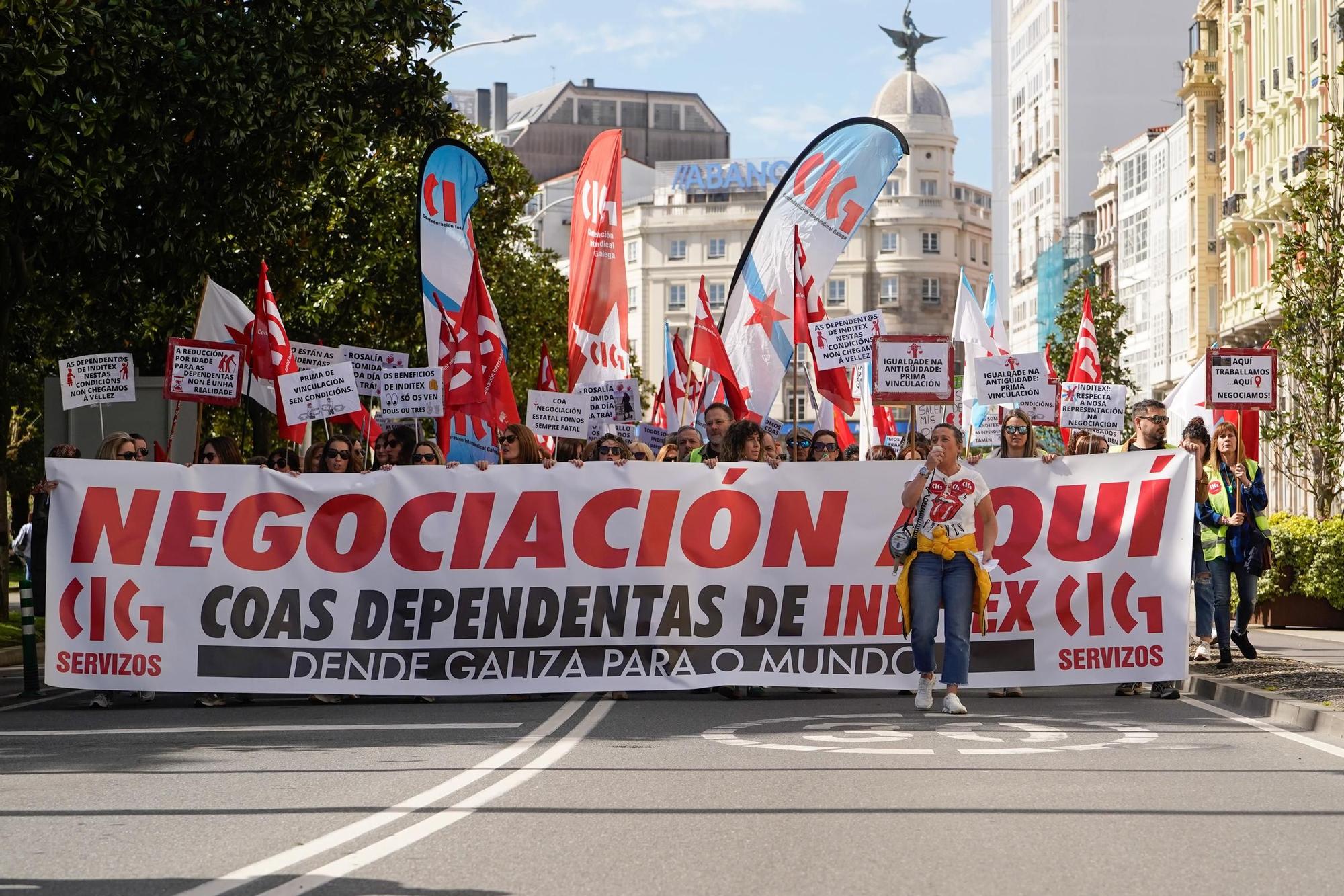 Más de 600 trabajadores de tiendas de Inditex protestan en A Coruña para exigir mejoras