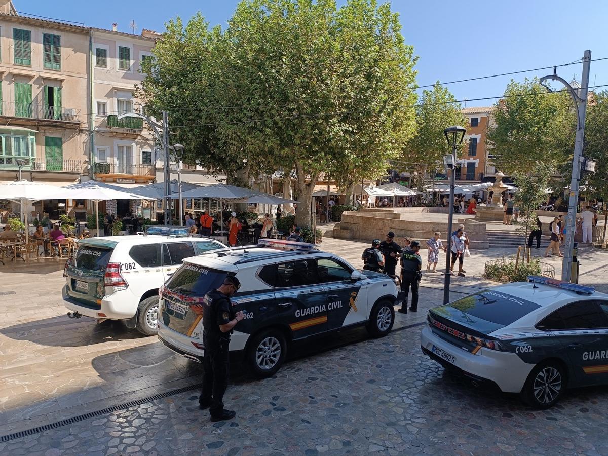 Patrullas de la Guardia Civil para preparar el dispositivo de seguridad.