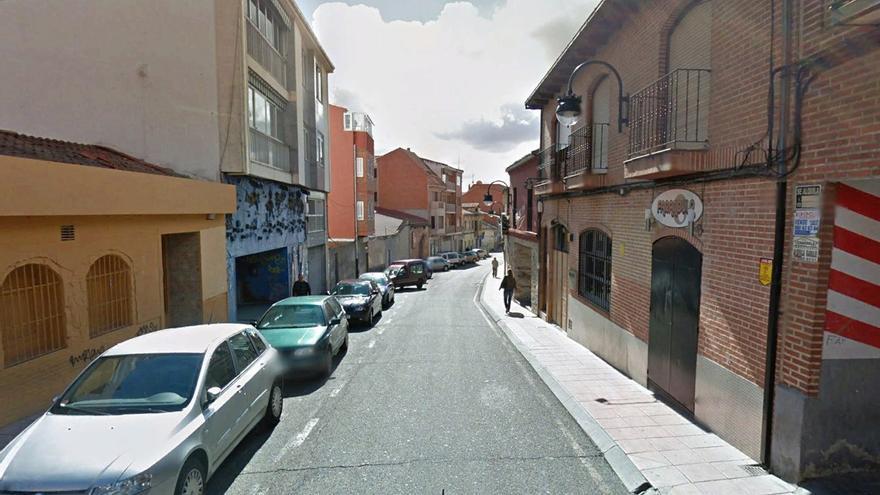 Zona de la calle Los Carros en la que se produjo la pelea y la posterior intervención policial.