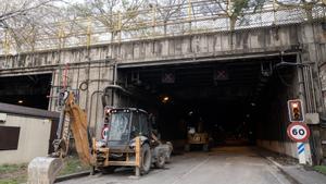 Vecinos del barrio del Carmel expresan su malestar por las molestias ocasionadas por las obras en el Túnel de la Rovira de Barcelona