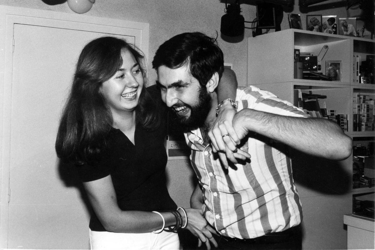 En Josep Magallón i la Teia Tur a la primera botiga de Galeria 35 als anys 70