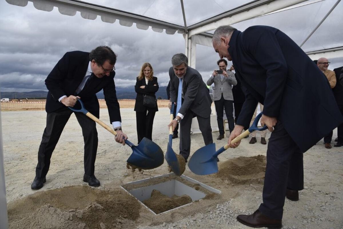 La colocación de la primera piedra de la planta de Cortizo en Chaves
