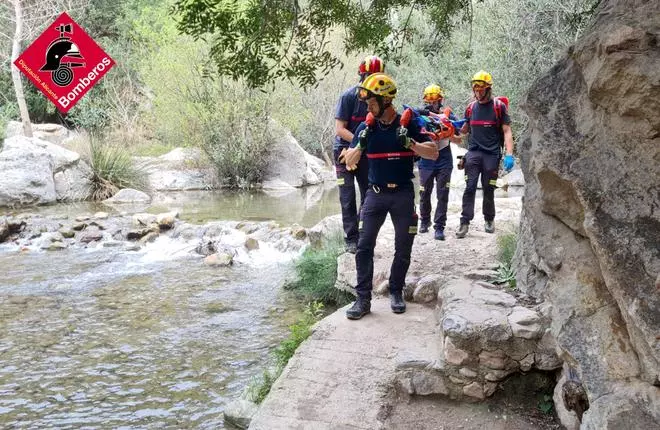 Bomberos rescatan a una mujer en las Fuentes del Algar