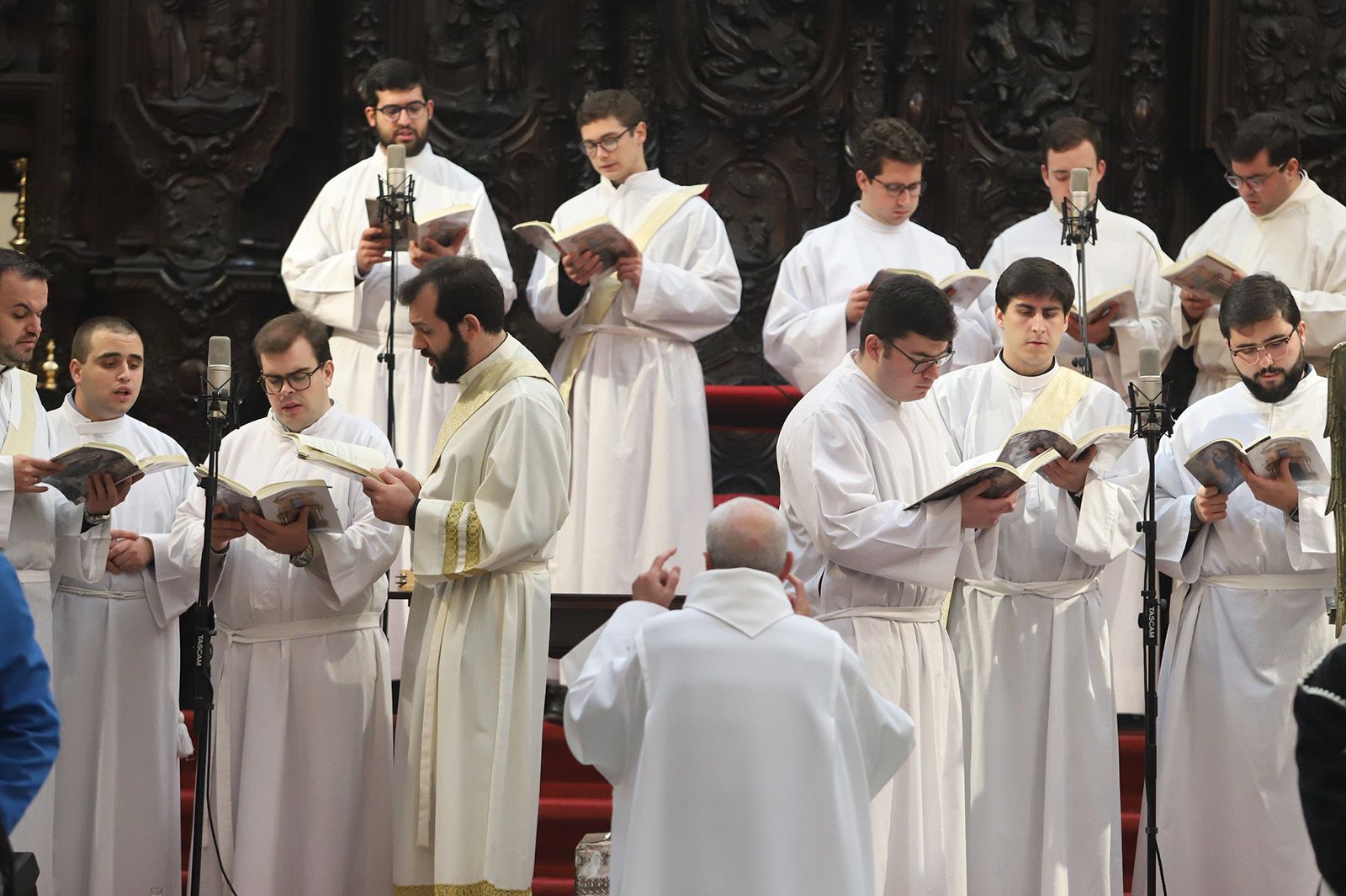 El obispo de Córdoba pide por la paz en la misa de la Navidad
