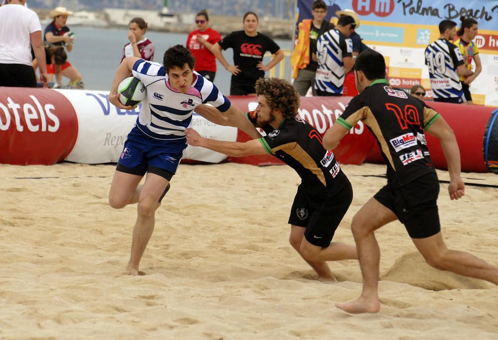 Viel Körperkontakt beim Palma Beach Rugby