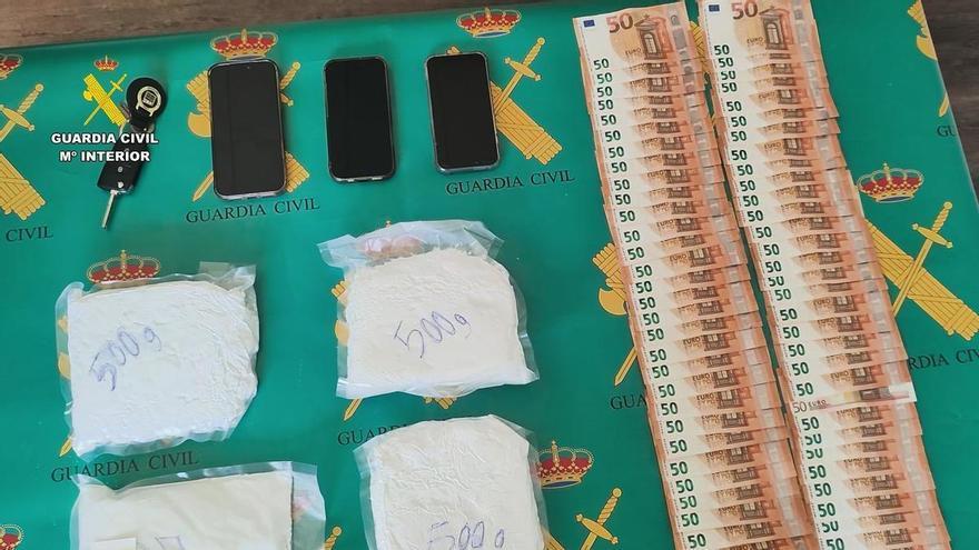 Detenidos dos hombres con más de dos kilos de cocaína al intentar embarcar rumbo a Ibiza en  Dénia