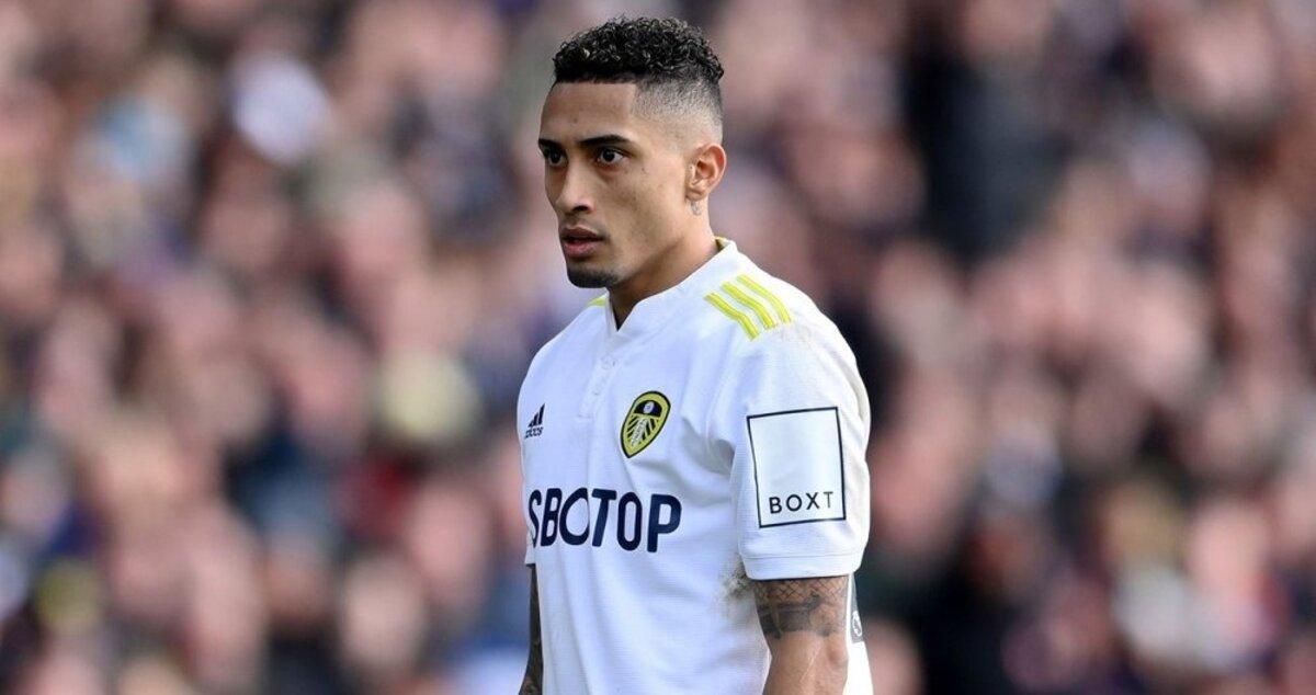 Raphinha, durante un encuentro con el Leeds United.