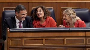 Pedro Sánchez , presidente del Gobierno, María Jesús Montero, Yolanda Díaz.