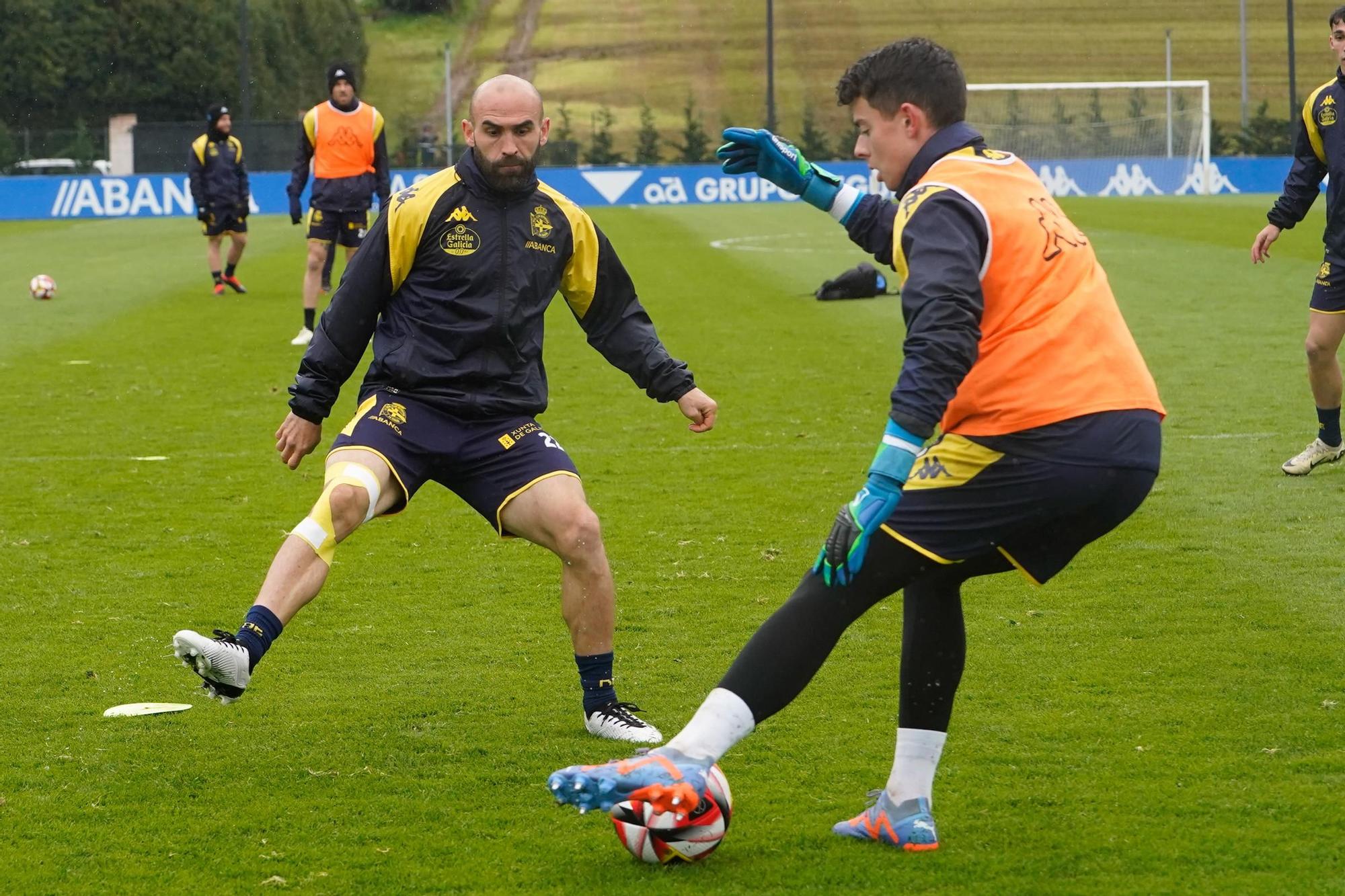 Entrenamiento del Deportivo en la Ciudad Deportiva de Abegondo - 27 de marzo