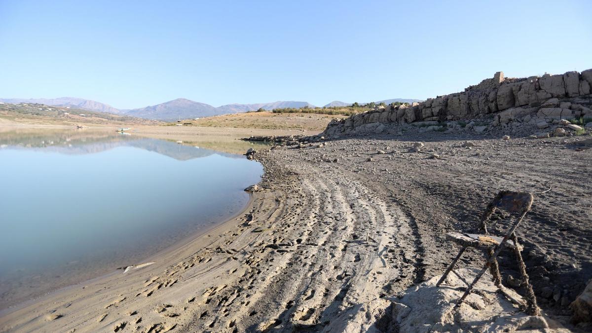 El embalse de la Viñuela, en situación crítica desde hace meses.