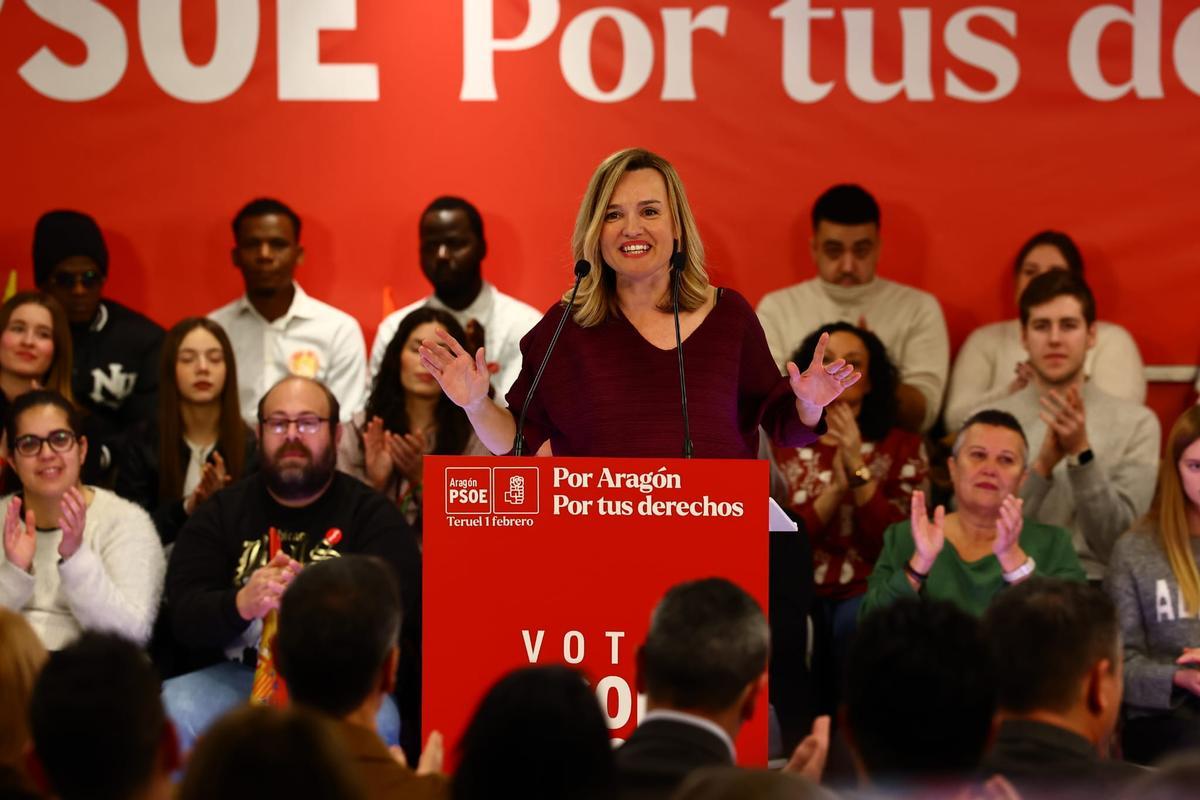 Pedro Sánchez junto a Pilar Alegría en el mitin central del PSOE en Teruel. Pedro Sánchez junto a Pilar Alegría en el mitin central del PSOE en Teruel.